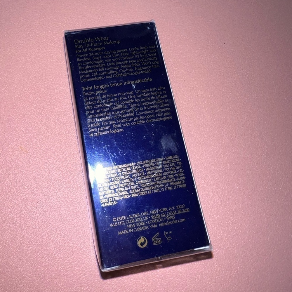 Estée Lauder Double Wear Foundation - Picture 2 of 5